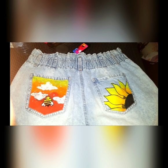 Art - Picture 1 of 1